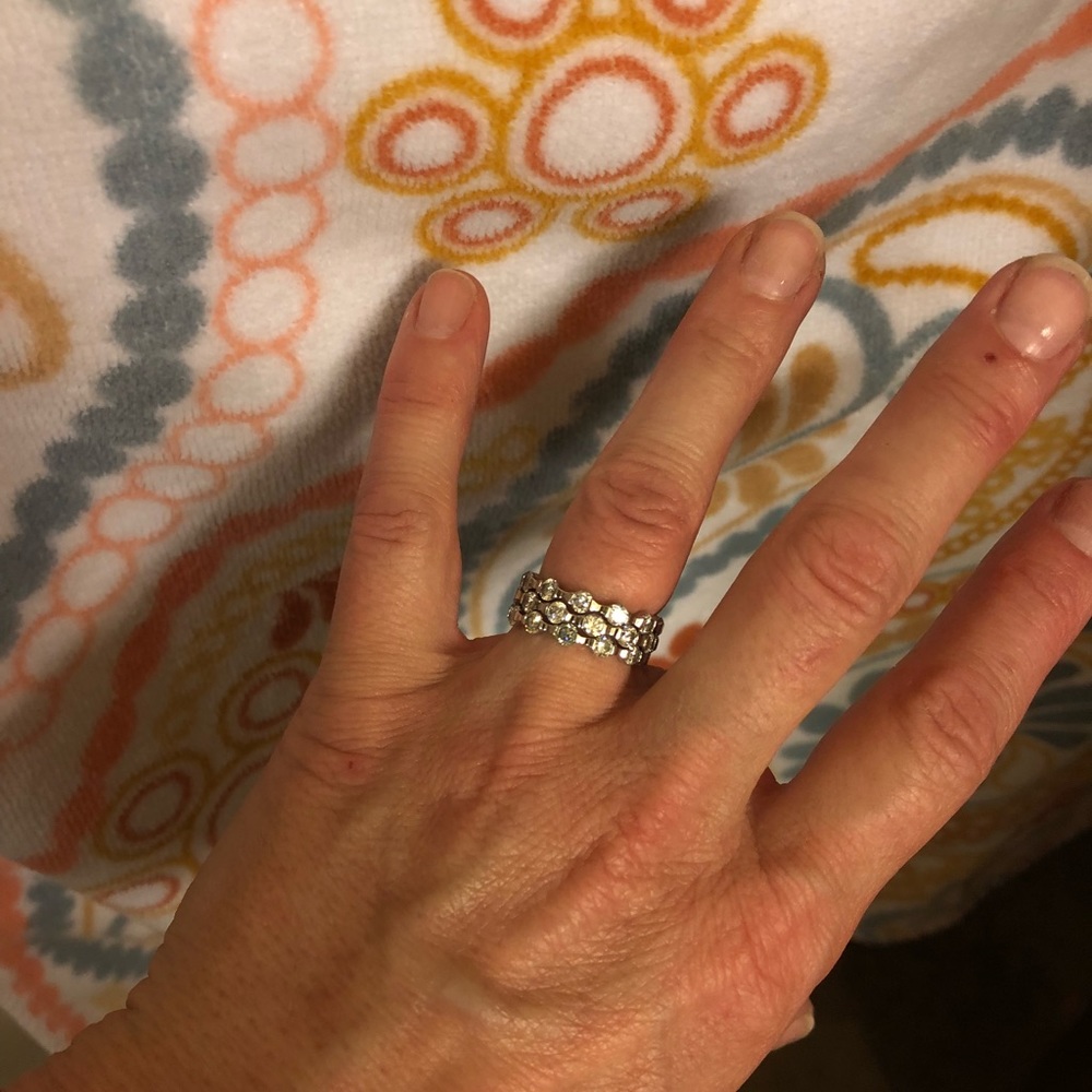 Beautiful ring!! - Picture 3 of 6